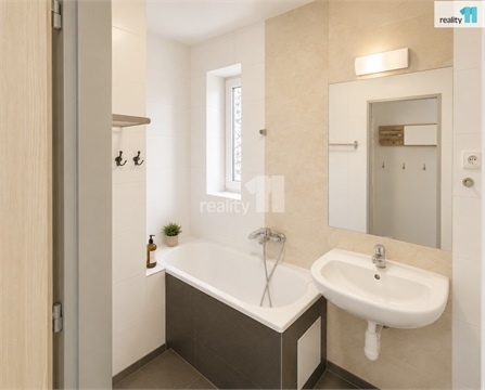 Pronájem bytu 2kk, 64 m² - 2