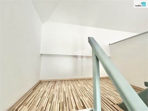 Pronájem bytu 2kk, 64 m² 26