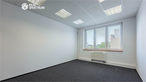 Pronájem kanceláře, 684 m² - 18