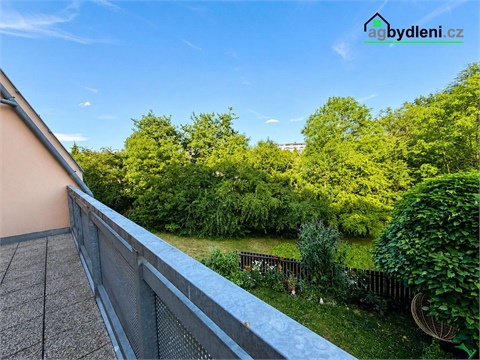 Pronájem bytu 3kk, 89 m² 12