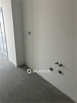 Pronájem skladu / haly, 390 m² - 4