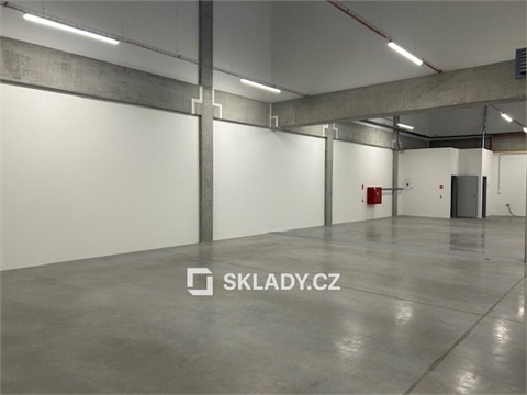 Pronájem skladu / haly, 390 m² 0