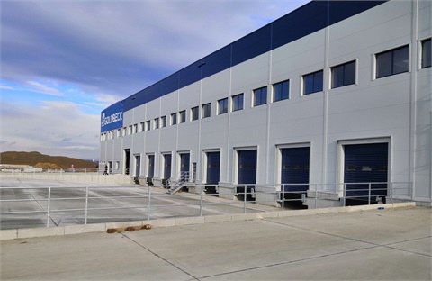 Pronájem skladu / haly, 11 000 m² - 0