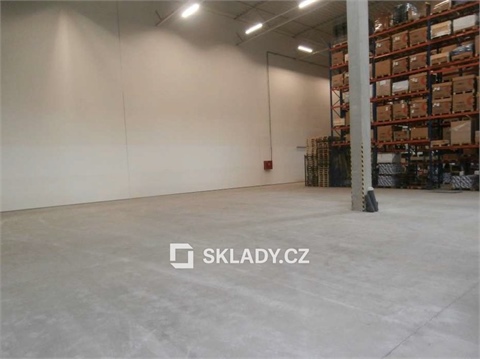 Pronájem skladu / haly, 608 m² 0
