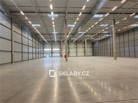 Pronájem skladu / haly, 4 393 m² - 0