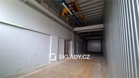 Pronájem skladu / haly, 677 m² 2
