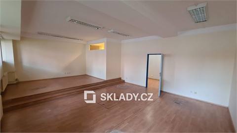 Pronájem skladu / haly, 677 m² 8