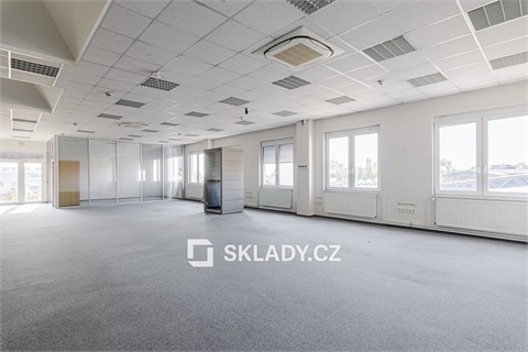 Pronájem kanceláře, 1 000 m² 6
