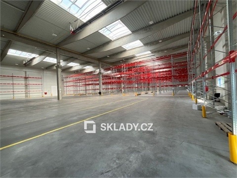 Pronájem skladu / haly, 4 850 m² - 0