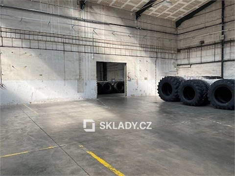 Pronájem skladu / haly, 1 500 m² 2