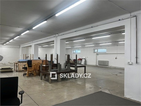 Pronájem skladu / haly, 700 m² - 0