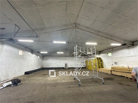 Pronájem skladu / haly, 750 m² 2