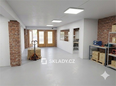 Pronájem skladu / haly, 670 m² - 0