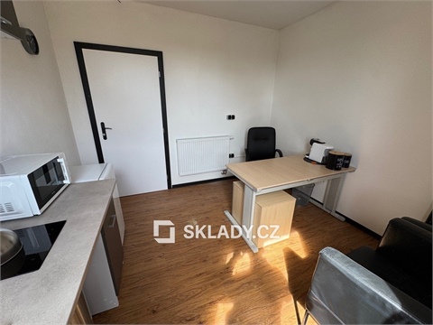 Pronájem skladu / haly, 670 m² - 4