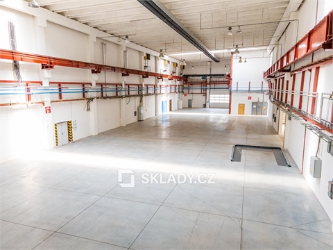 Pronájem skladu / haly, 2 500 m² 2