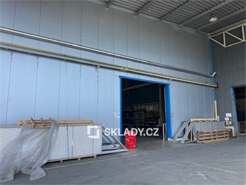 Pronájem skladu / haly, 450 m² - 2