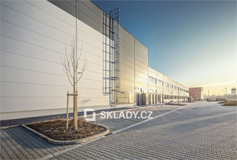 Pronájem skladu / haly, 5 000 m² 0