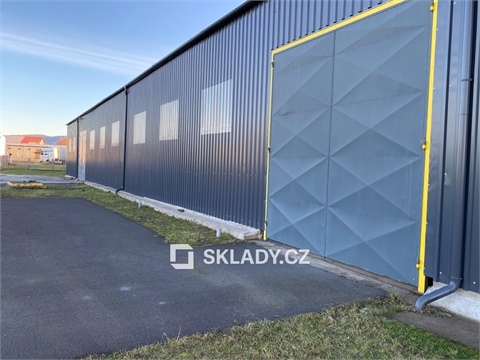 Pronájem skladu / haly, 880 m² - 2