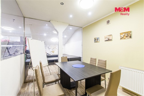 Prodej rodinného domu, 320 m² 10