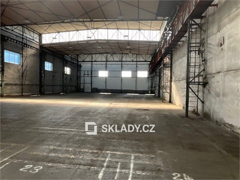 Pronájem skladu / haly, 2 400 m² - 0