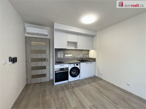 Pronájem bytu 1kk, 25 m² 8