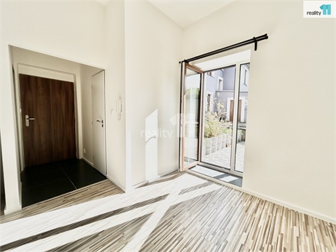 Pronájem bytu 2kk, 35 m² - 18