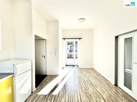 Pronájem bytu 2kk, 35 m² 2