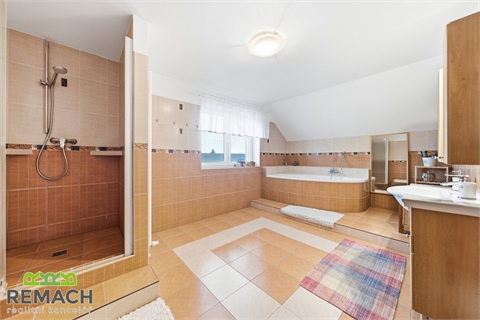 Prodej rodinného domu, 335 m² - 8