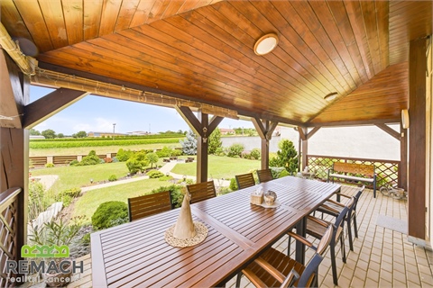 Prodej rodinného domu, 335 m² - 6
