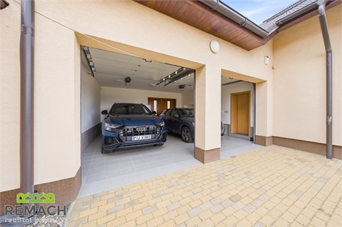 Prodej rodinného domu, 335 m² 12