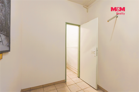 Pronájem obchodních prostor, 76 m² - 18
