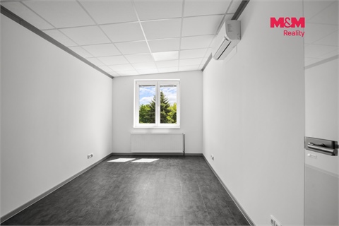 Pronájem kanceláře, 451 m² 18