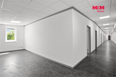 Pronájem kanceláře, 451 m² - 18