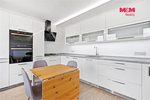 Prodej bytu 3kk, 60 m² - 0