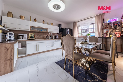 Prodej rodinného domu, 267 m² - 12