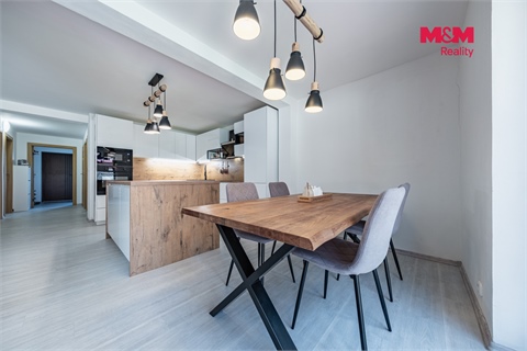 Prodej bytu 4kk, 142 m² 2