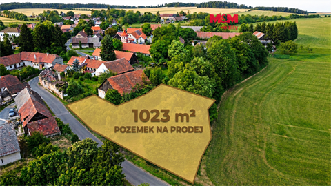 Prodej stavebního pozemku, 1 023 m² 0