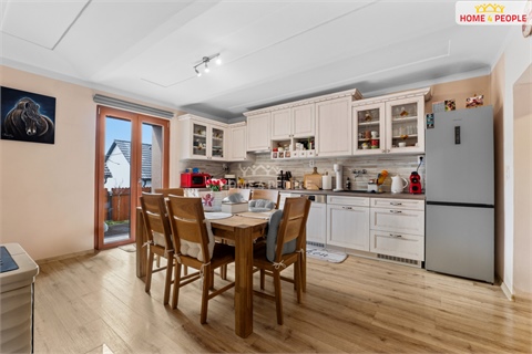 Prodej rodinného domu, 258 m² - 8