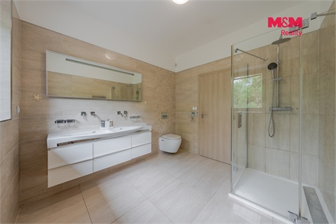 Prodej rodinného domu, 220 m² - 2