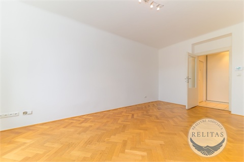 Prodej bytu 1+1, 44 m² - 4