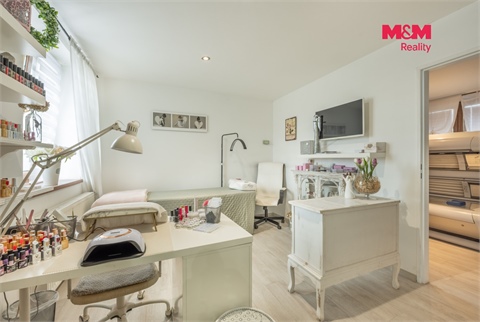 Prodej rodinného domu, 360 m² - 14