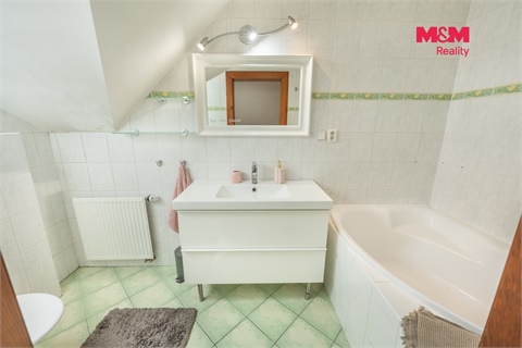 Prodej rodinného domu, 360 m² 12
