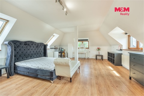 Prodej rodinného domu, 360 m² 8