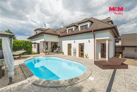 Prodej rodinného domu, 360 m² 2