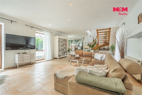 Prodej rodinného domu, 360 m² - 6