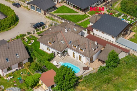 Prodej rodinného domu, 360 m² 0