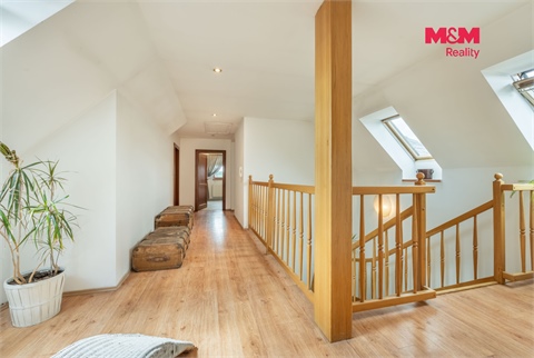 Prodej rodinného domu, 360 m² - 10