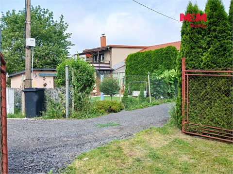 Prodej stavebního pozemku, 1 233 m² - 4