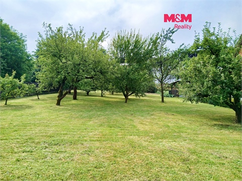 Prodej stavebního pozemku, 1 233 m² 0