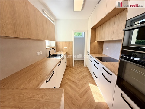 Prodej rodinného domu, 247 m² 2